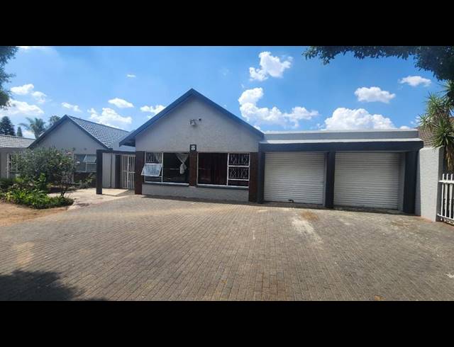 3 BEDROOM HOUSE FOR SALE IN BRACKENHURST